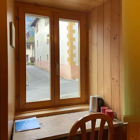 Quarto em Acomodações Particulares Double Bedrooms 5 Minute Walk To Lift *