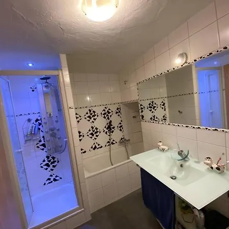 Accommodatie bij particulieren Double Bedrooms 5 Minute Walk To Lift