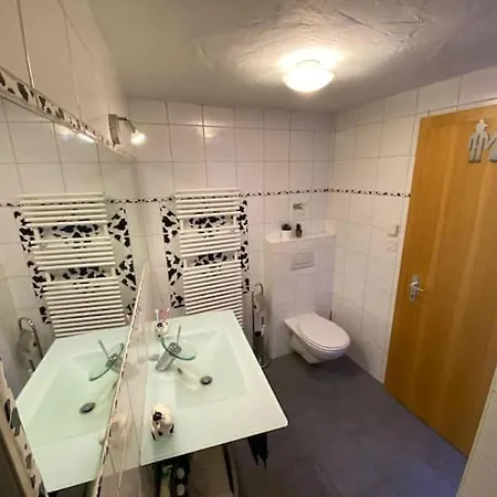 Double Bedrooms 5 Minute Walk To Lift *