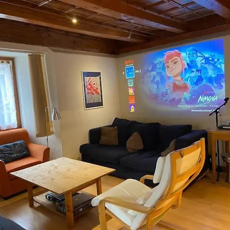 Double Bedrooms 5 Minute Walk To Lift *